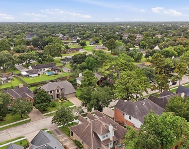 2413 Piney Woods Drive - Photo Thumbnail 31