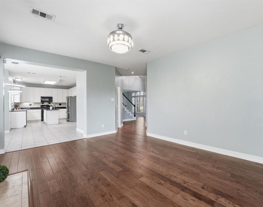 2413 Piney Woods Drive - Photo Thumbnail 13