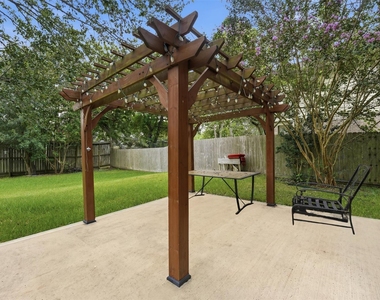 2413 Piney Woods Drive - Photo Thumbnail 24