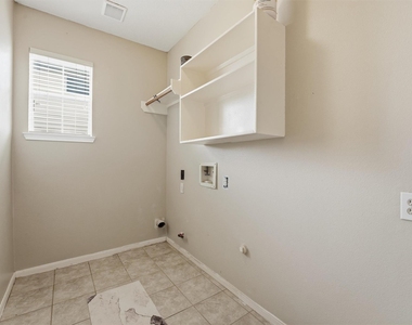 2413 Piney Woods Drive - Photo Thumbnail 15