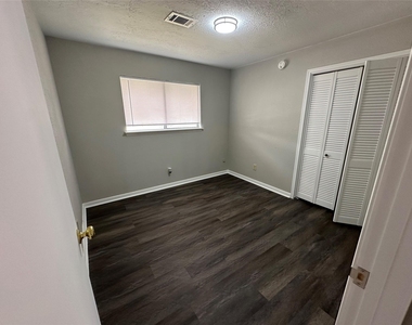 19803 Misty Pines Drive - Photo Thumbnail 10