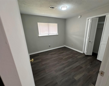 19803 Misty Pines Drive - Photo Thumbnail 9