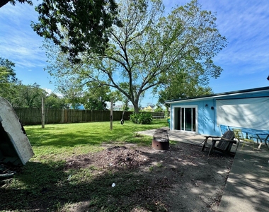 1937 Red Bluff Road - Photo Thumbnail 3