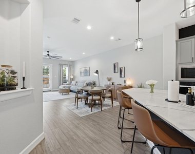 1109 Robbie Street - Photo Thumbnail 1