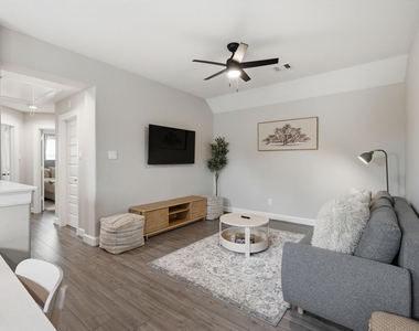 1109 Robbie Street - Photo Thumbnail 13