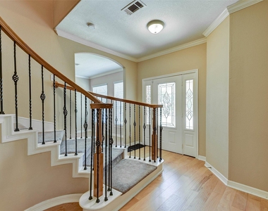 2919 Crest Park Drive - Photo Thumbnail 2