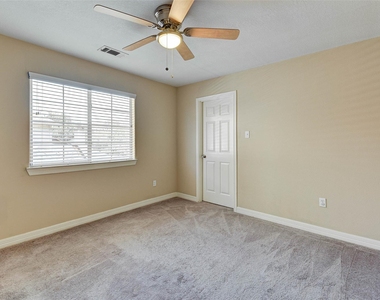 2919 Crest Park Drive - Photo Thumbnail 16