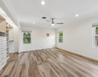 3010 Conway Street - Photo Thumbnail 11
