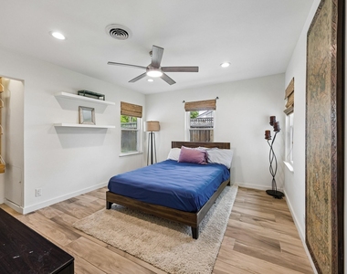 3010 Conway Street - Photo Thumbnail 7