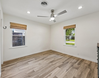 3010 Conway Street - Photo Thumbnail 10