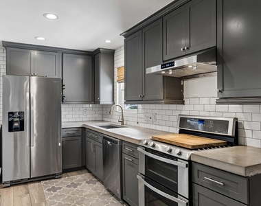 3010 Conway Street - Photo Thumbnail 3