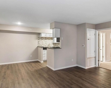 10700 Fuqua Street - Photo Thumbnail 5