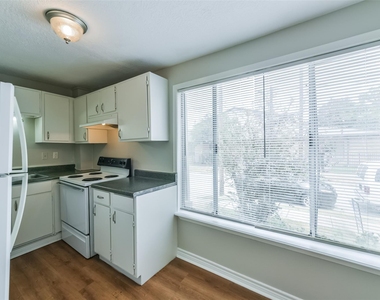 216 Redan Street - Photo Thumbnail 10
