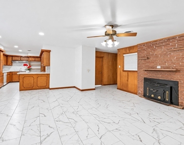 16407 Mahan Road - Photo Thumbnail 5
