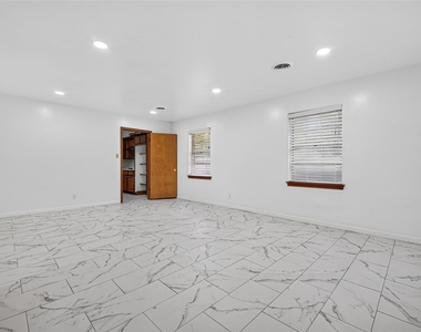 16407 Mahan Road - Photo Thumbnail 11