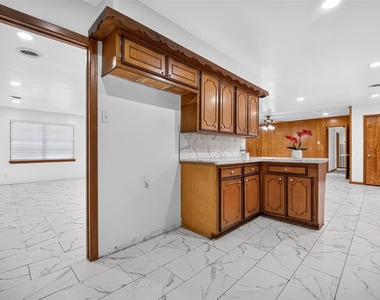 16407 Mahan Road - Photo Thumbnail 16