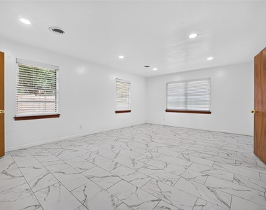 16407 Mahan Road - Photo Thumbnail 10