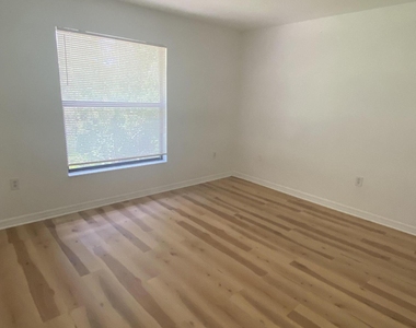 341 Mercury Avenue Se - Photo Thumbnail 10