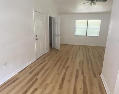 341 Mercury Avenue Se - Photo Thumbnail 6