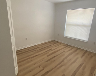 341 Mercury Avenue Se - Photo Thumbnail 9