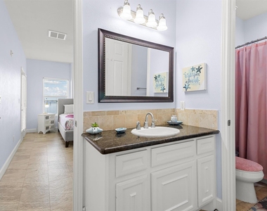 7039 Kingston Cove Lane - Photo Thumbnail 23