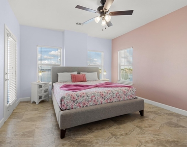 7039 Kingston Cove Lane - Photo Thumbnail 24