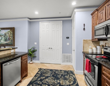 7039 Kingston Cove Lane - Photo Thumbnail 9