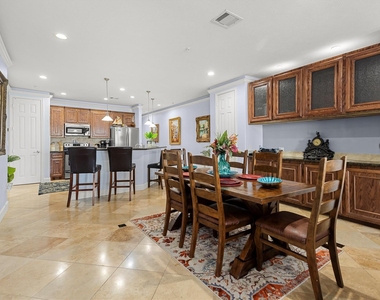 7039 Kingston Cove Lane - Photo Thumbnail 15