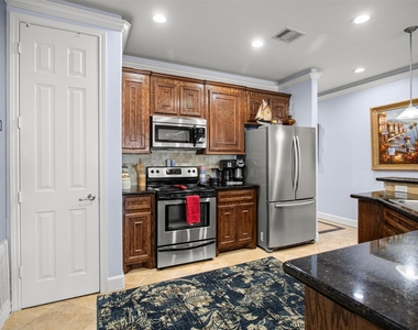 7039 Kingston Cove Lane - Photo Thumbnail 11