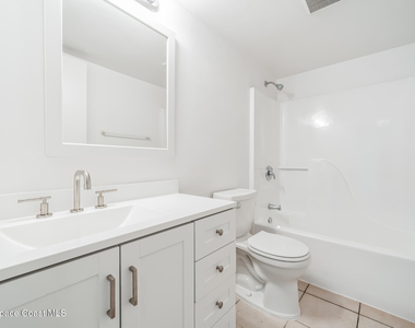 451 Mercury Avenue Se - Photo Thumbnail 8