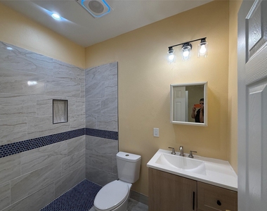 903 Harris Avenue - Photo Thumbnail 5