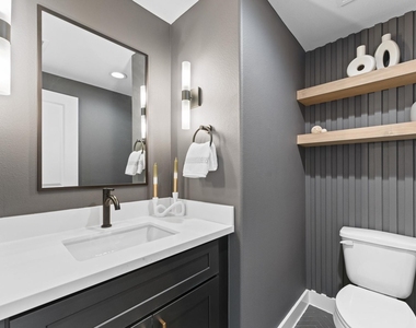 7807 Amelia Road - Photo Thumbnail 10