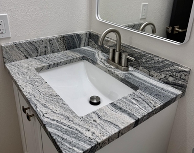 557 Chantilly Drive - Photo Thumbnail 26
