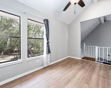 4144 Greystone Way - Photo Thumbnail 15