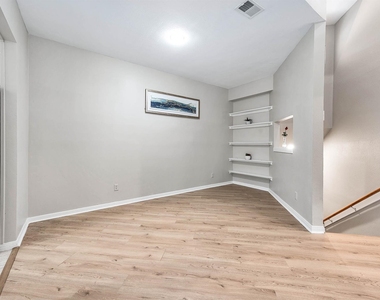 4144 Greystone Way - Photo Thumbnail 8