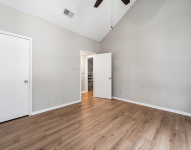 4144 Greystone Way - Photo Thumbnail 13