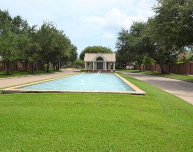 12110 Laurel Court - Photo Thumbnail 4