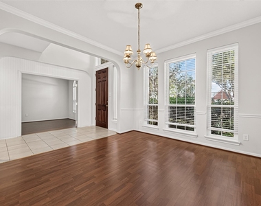 12110 Laurel Court - Photo Thumbnail 11