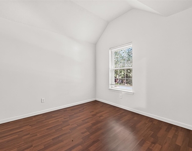 12110 Laurel Court - Photo Thumbnail 25