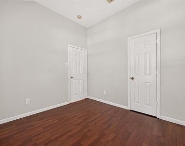 12110 Laurel Court - Photo Thumbnail 26