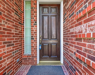 12110 Laurel Court - Photo Thumbnail 6