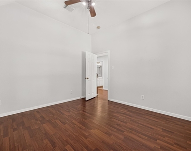 12110 Laurel Court - Photo Thumbnail 24