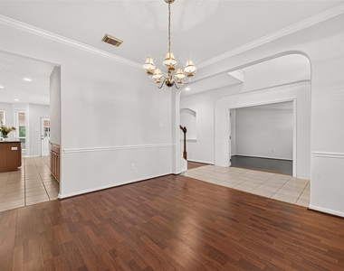 12110 Laurel Court - Photo Thumbnail 10