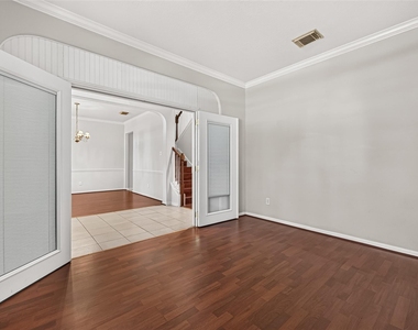 12110 Laurel Court - Photo Thumbnail 9