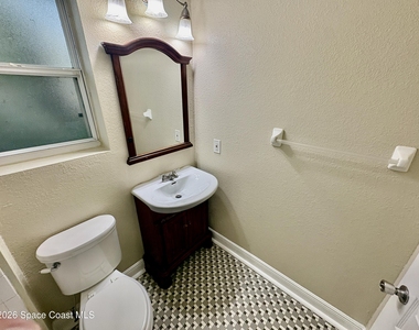 7 Oak Street - Photo Thumbnail 6