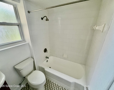 7 Oak Street - Photo Thumbnail 7