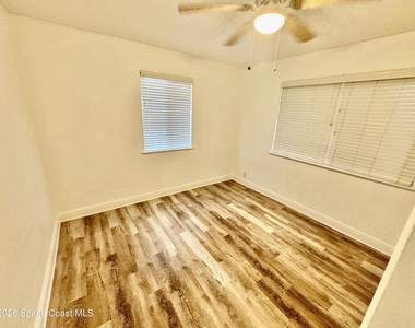7 Oak Street - Photo Thumbnail 5