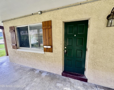 7 Oak Street - Photo Thumbnail 1