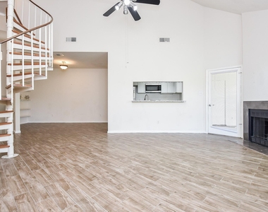 4144 Greystone Way - Photo Thumbnail 4