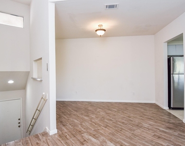 4144 Greystone Way - Photo Thumbnail 11